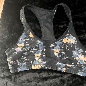 Sketchers sports bra size medium